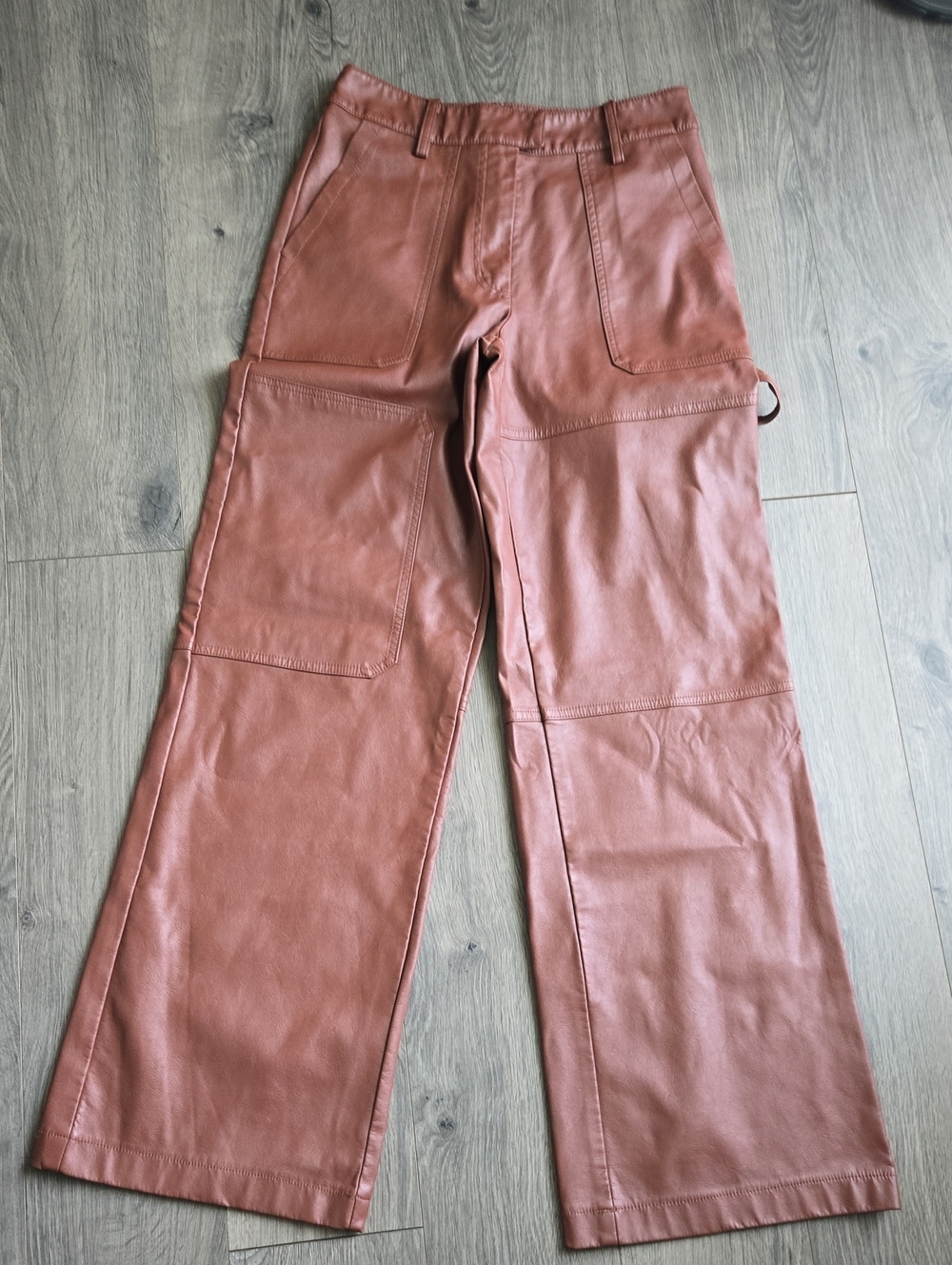 Forever 21 Men's Wide-Leg Cargo Pants in Rust Brown